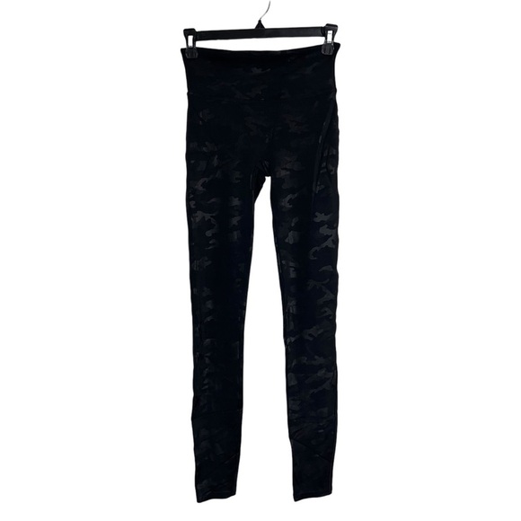 Spanx Faux Leather Matte Black Camo High Rise Leggings Shape Full Length Small - Picture 3 of 7